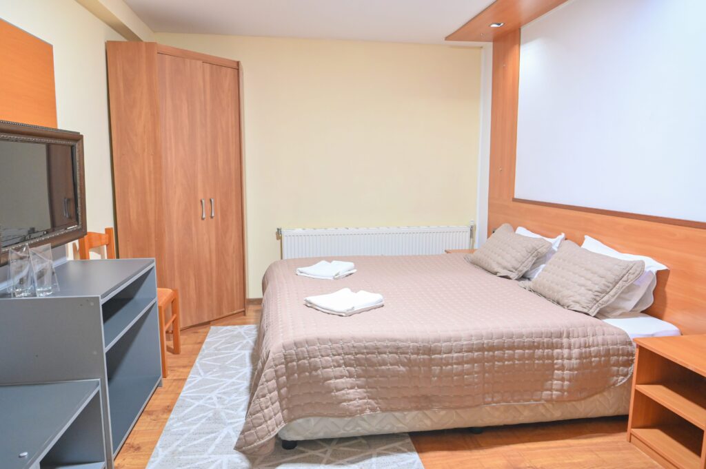 hotel-rothmans-bansko-room-standart-01-elementor-io-optimized